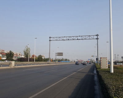 車道固定式機動車尾氣遙感監(jiān)測系統